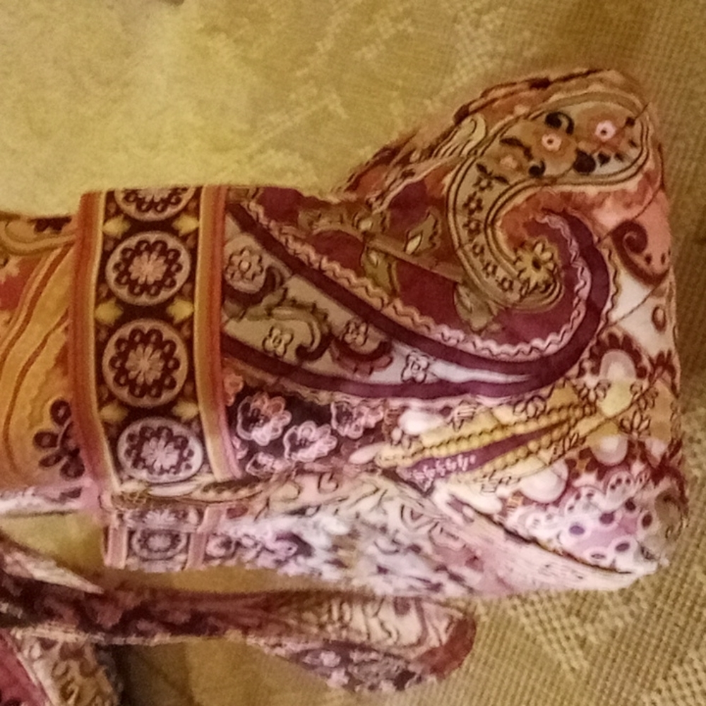 Vera Bradley bucket shoulder bag. - Picture 4 of 5